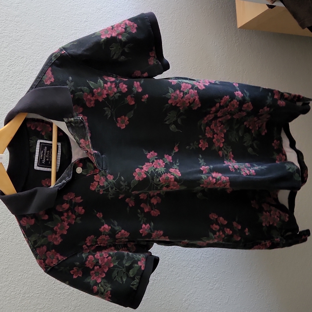 Abercrombie & Fitch Black and Floral Polo, L, Stretch